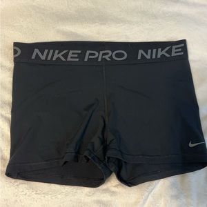 Black Nike Pro short 3”
